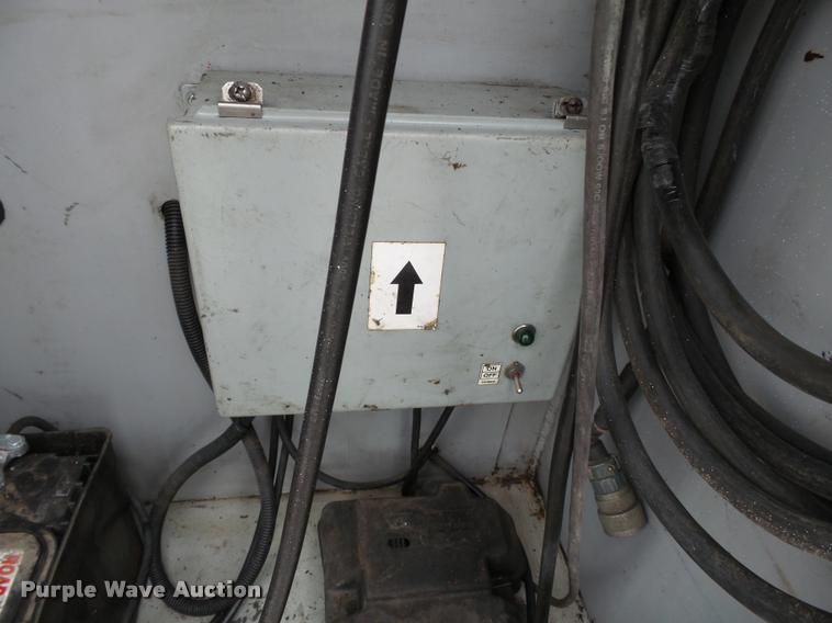 image for item K3467 2007 Ford F450 Super Duty service truck with crane