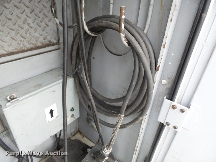 image for item K3467 2007 Ford F450 Super Duty service truck with crane