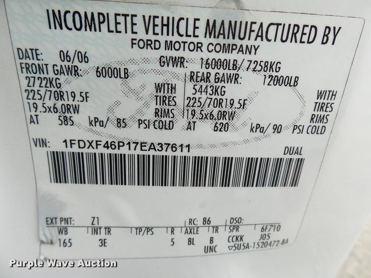 image for item K3467 2007 Ford F450 Super Duty service truck with crane