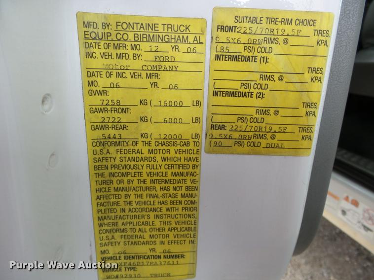 image for item K3467 2007 Ford F450 Super Duty service truck with crane