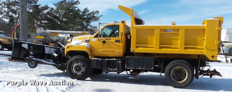 image for item K8006 2000 GMC C7500 dump truck