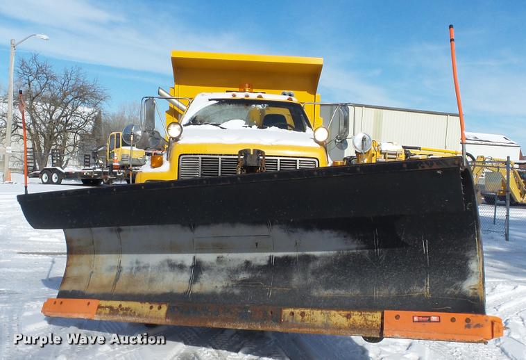 image for item K8006 2000 GMC C7500 dump truck