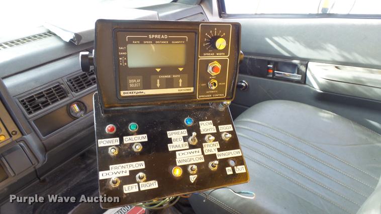 image for item K8006 2000 GMC C7500 dump truck