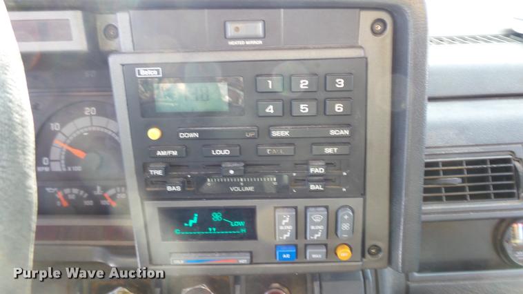 image for item K8006 2000 GMC C7500 dump truck