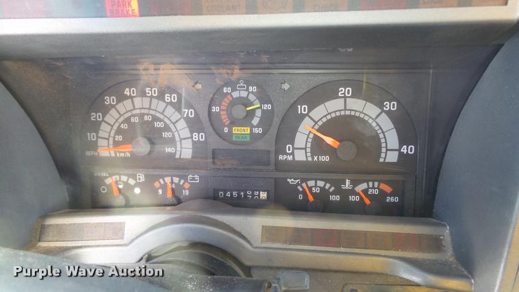 image for item K8006 2000 GMC C7500 dump truck