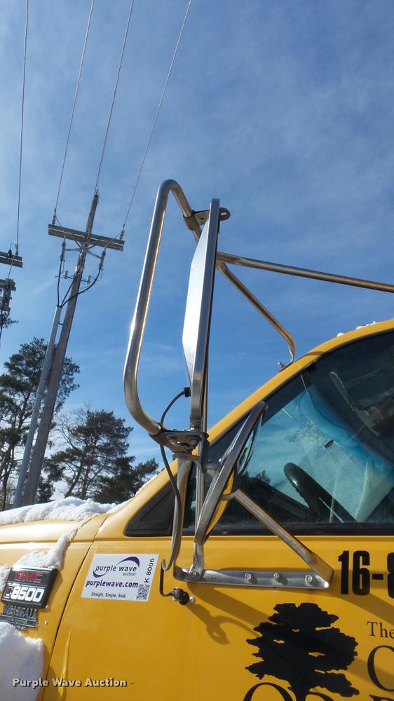 image for item K8006 2000 GMC C7500 dump truck