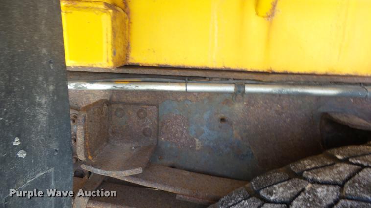 image for item K8006 2000 GMC C7500 dump truck