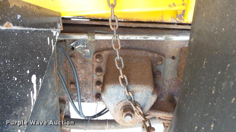 image for item K8006 2000 GMC C7500 dump truck