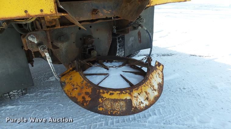 image for item K8006 2000 GMC C7500 dump truck