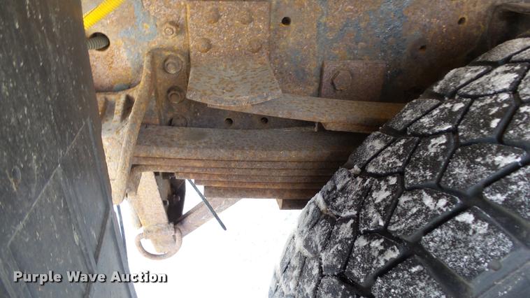 image for item K8006 2000 GMC C7500 dump truck