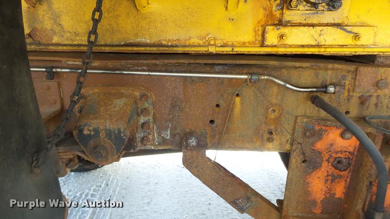 image for item K8006 2000 GMC C7500 dump truck