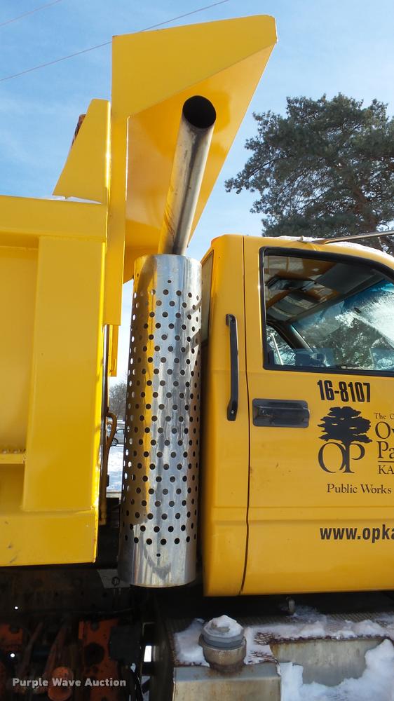 image for item K8006 2000 GMC C7500 dump truck