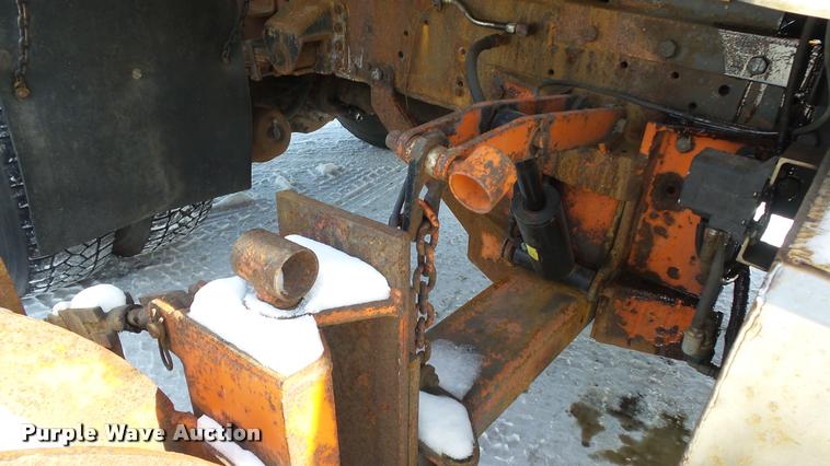 image for item K8006 2000 GMC C7500 dump truck