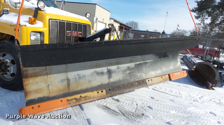 image for item K8006 2000 GMC C7500 dump truck