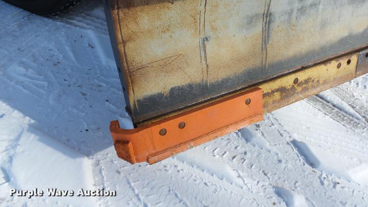 image for item K8006 2000 GMC C7500 dump truck