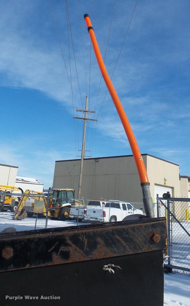 image for item K8006 2000 GMC C7500 dump truck