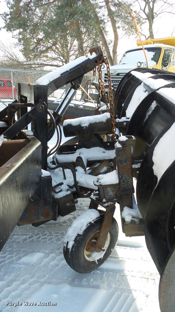 image for item K8006 2000 GMC C7500 dump truck