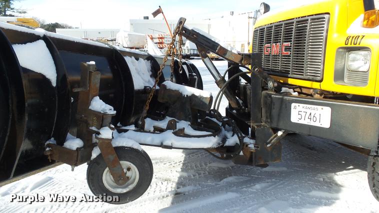 image for item K8006 2000 GMC C7500 dump truck