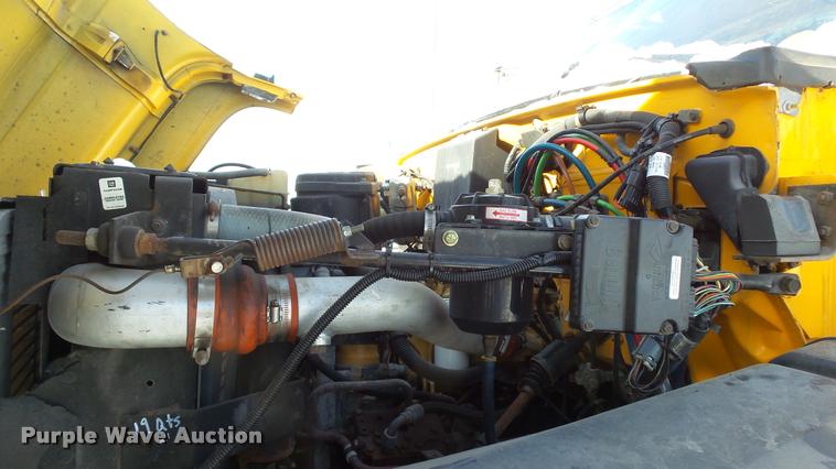 image for item K8006 2000 GMC C7500 dump truck