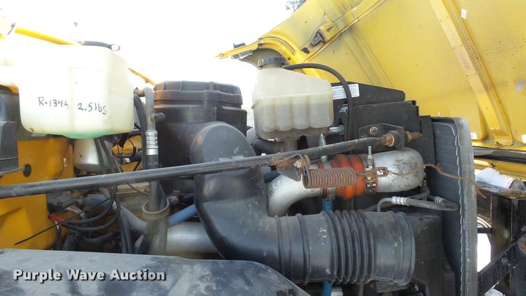 image for item K8006 2000 GMC C7500 dump truck