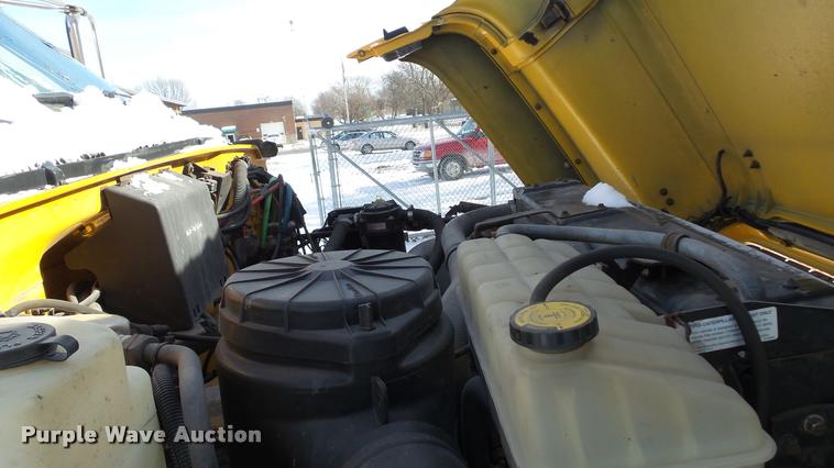 image for item K8006 2000 GMC C7500 dump truck