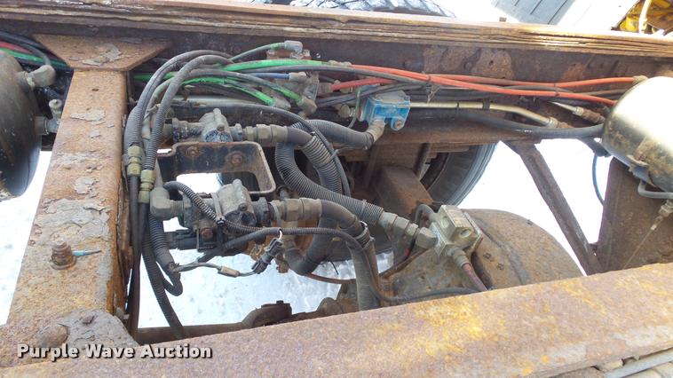 image for item K8006 2000 GMC C7500 dump truck