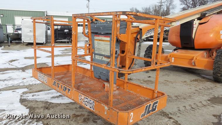 image for item K8017 2000 JLG 600A boom lift