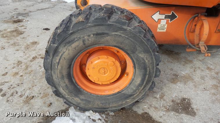 image for item K8017 2000 JLG 600A boom lift