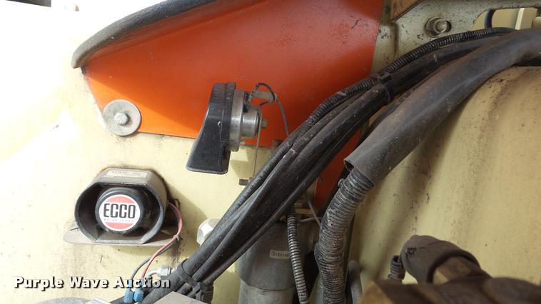 image for item K8017 2000 JLG 600A boom lift