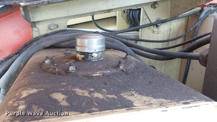 image for item K8017 2000 JLG 600A boom lift