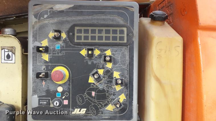 image for item K8017 2000 JLG 600A boom lift