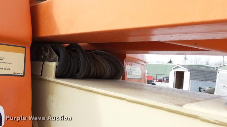 image for item K8017 2000 JLG 600A boom lift