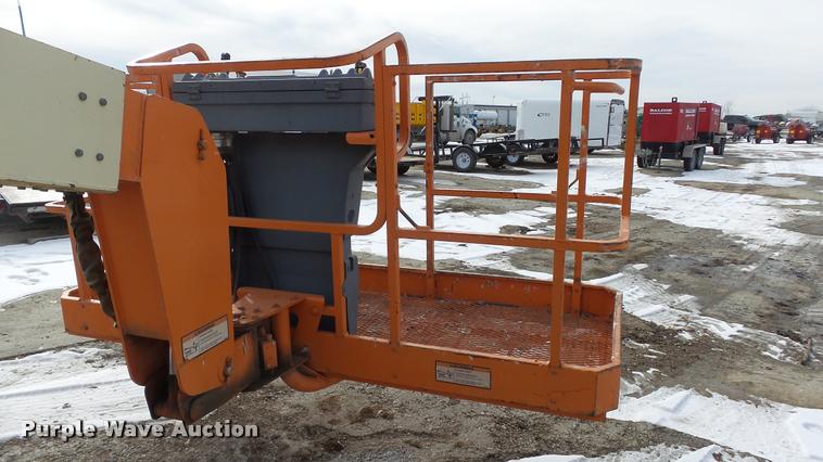 image for item K8017 2000 JLG 600A boom lift