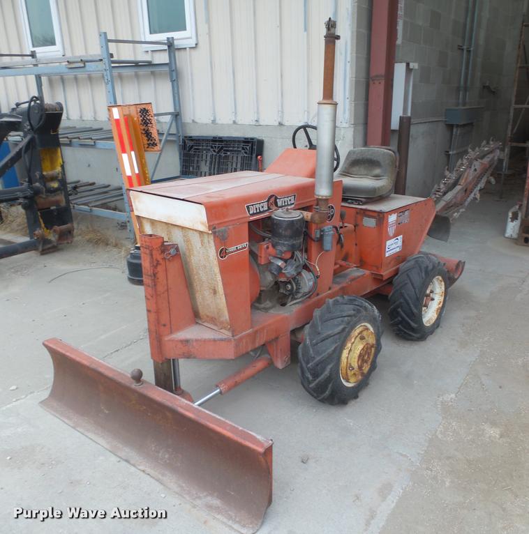 image for item L4195 Ditch Witch J20D trencher