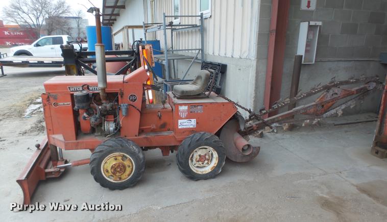 image for item L4195 Ditch Witch J20D trencher