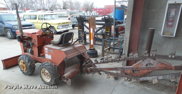 image for item L4195 Ditch Witch J20D trencher