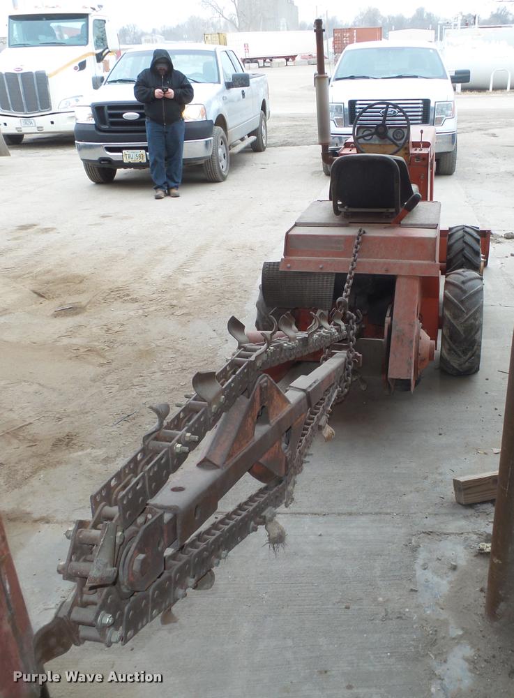 image for item L4195 Ditch Witch J20D trencher