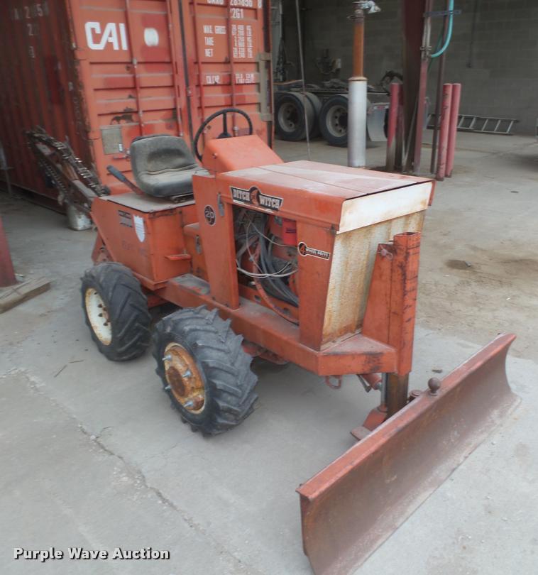 image for item L4195 Ditch Witch J20D trencher