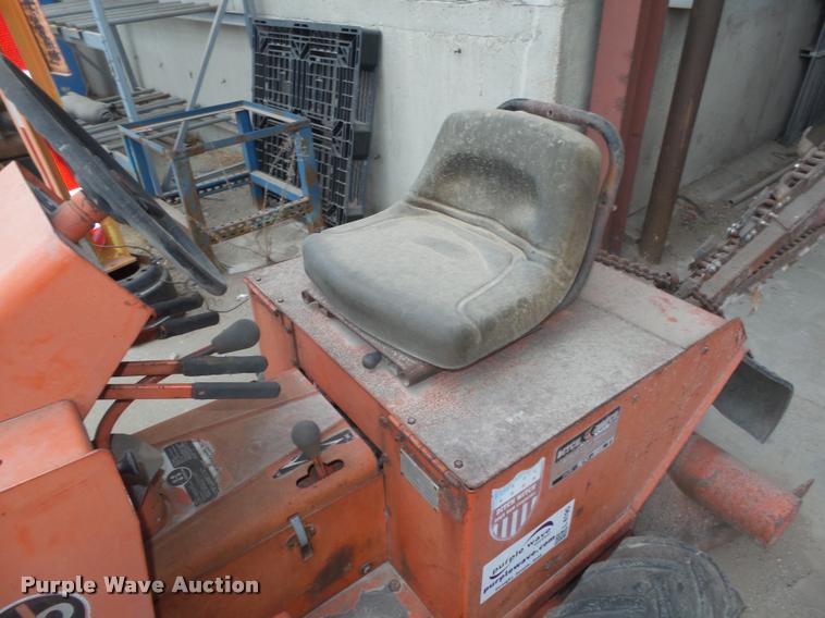 image for item L4195 Ditch Witch J20D trencher