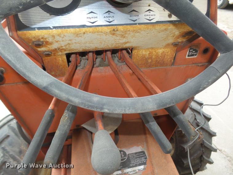 image for item L4195 Ditch Witch J20D trencher