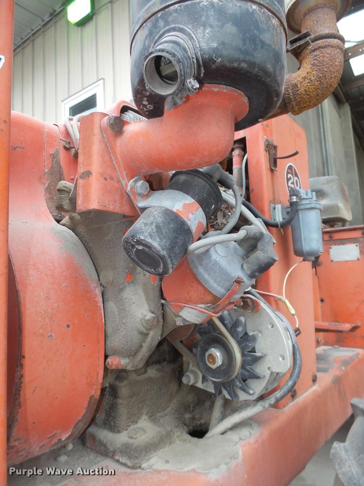 image for item L4195 Ditch Witch J20D trencher