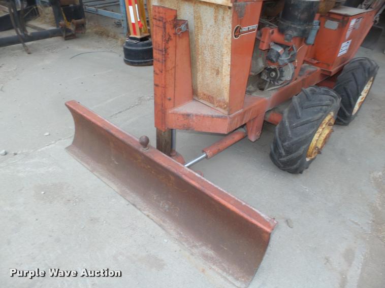 image for item L4195 Ditch Witch J20D trencher