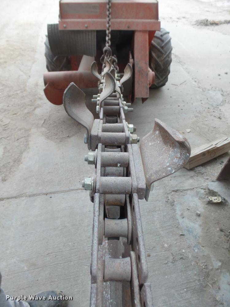 image for item L4195 Ditch Witch J20D trencher