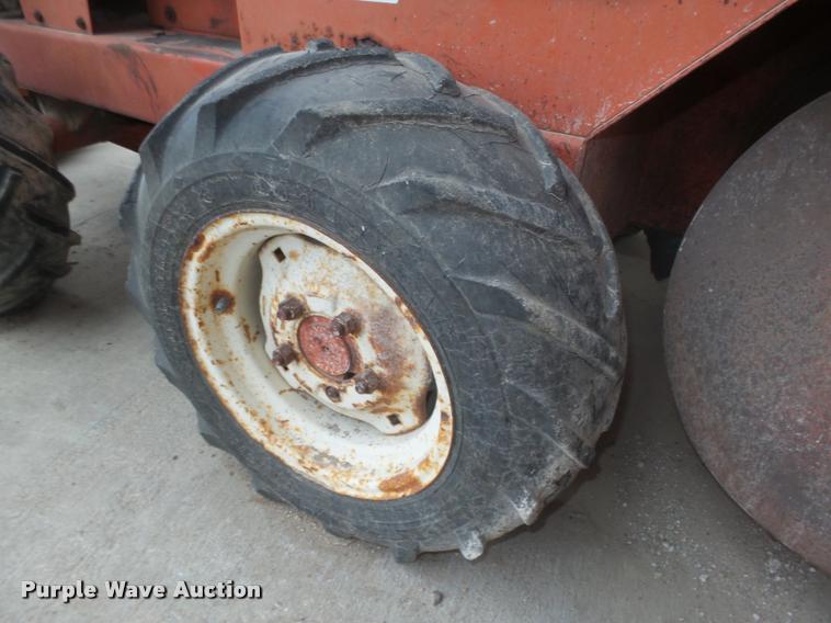 image for item L4195 Ditch Witch J20D trencher