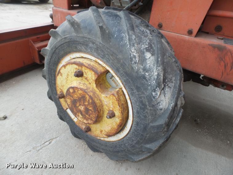 image for item L4195 Ditch Witch J20D trencher