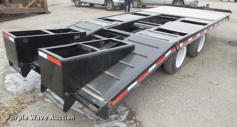 image for item L4196 1975 Domor TLA16T2 equipment trailer
