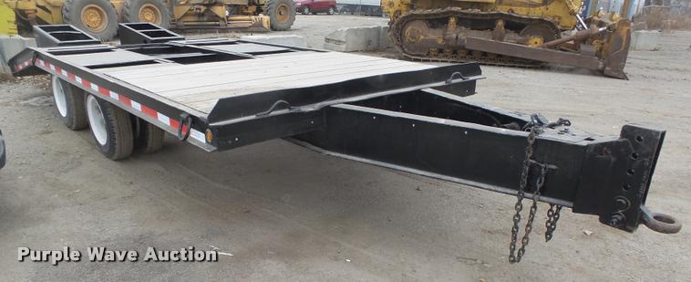 image for item L4196 1975 Domor TLA16T2 equipment trailer