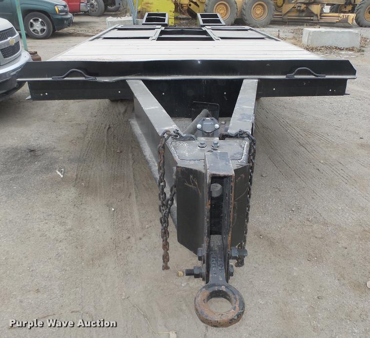 image for item L4196 1975 Domor TLA16T2 equipment trailer