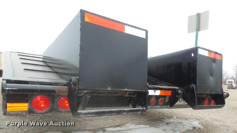 image for item L4196 1975 Domor TLA16T2 equipment trailer