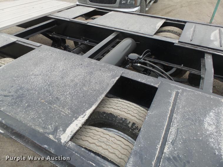 image for item L4196 1975 Domor TLA16T2 equipment trailer